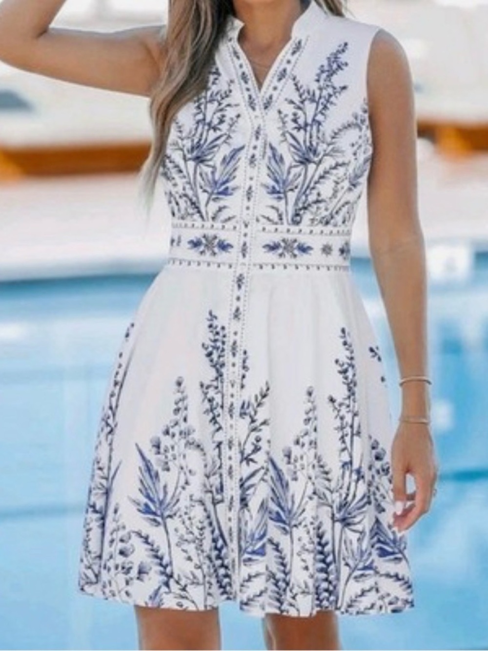 CUPSHE Sleeveless White Dress with Blue Floral Print sz Small button down